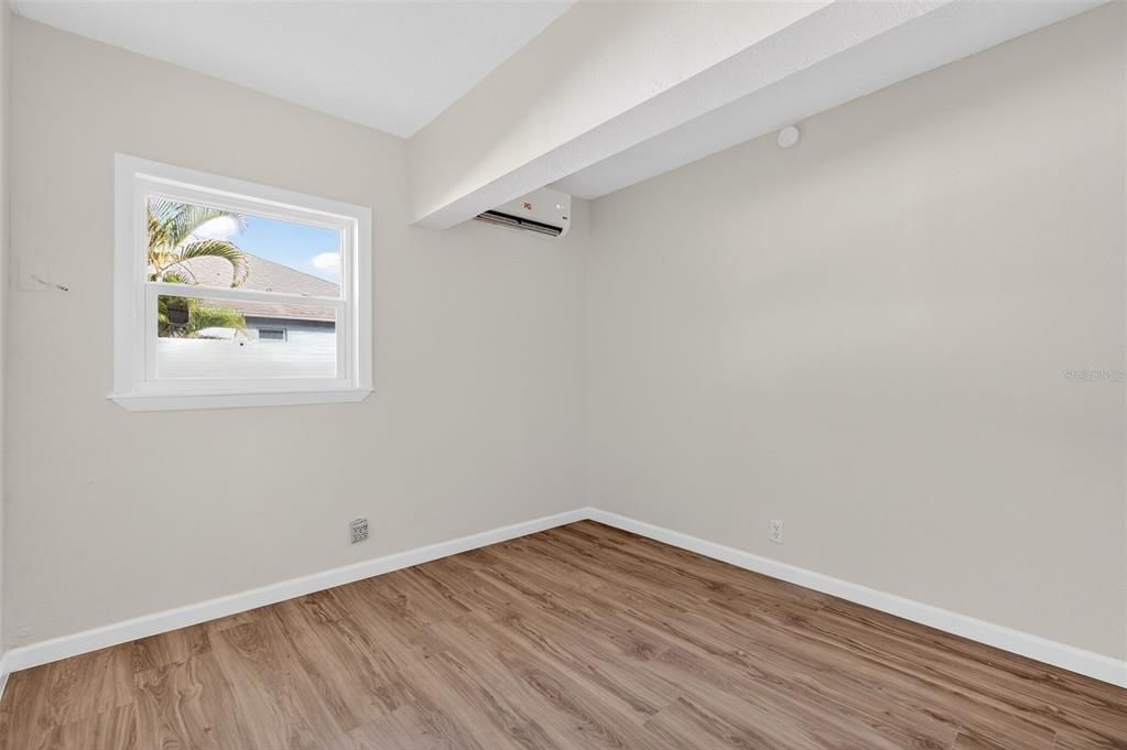 For Rent: $2,000 (2 beds, 1 baths, 800 Square Feet)