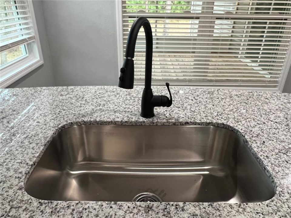 En Venta: $229,900 (3 camas, 2 baños, 1616 Pies cuadrados)