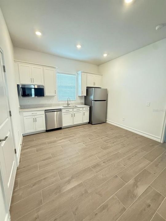 В аренду: $1,450 (1 спален, 1 ванн, 824 Квадратных фут)