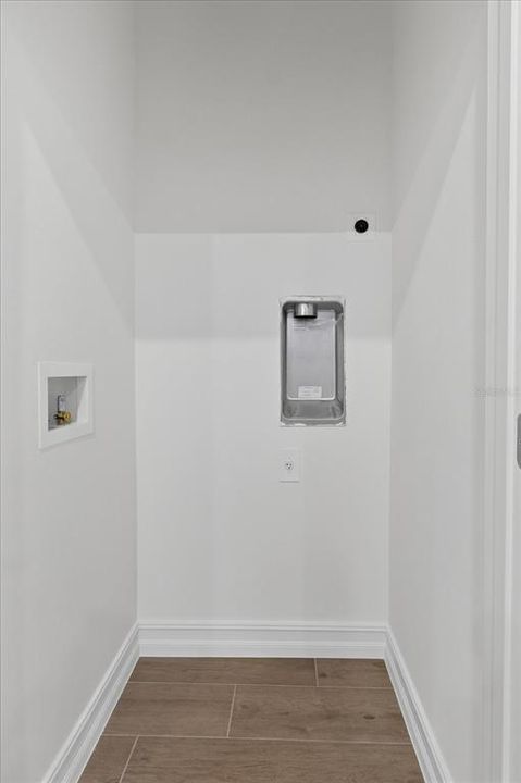 В аренду: $1,450 (1 спален, 1 ванн, 824 Квадратных фут)