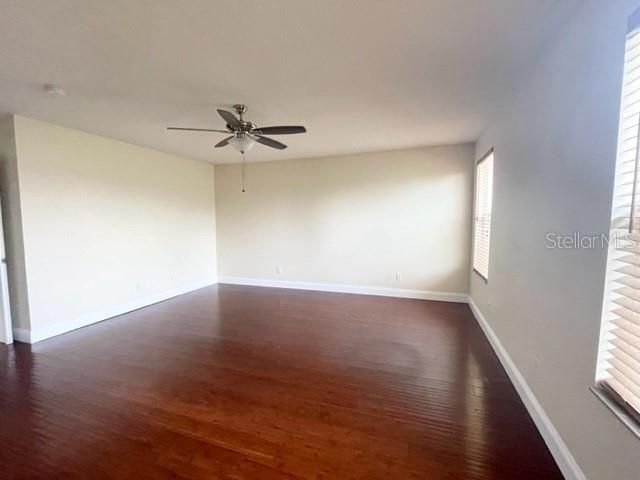 出租: $2,875 (5 贝兹, 3 浴室, 2750 平方英尺)