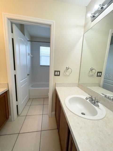 出租: $2,875 (5 贝兹, 3 浴室, 2750 平方英尺)