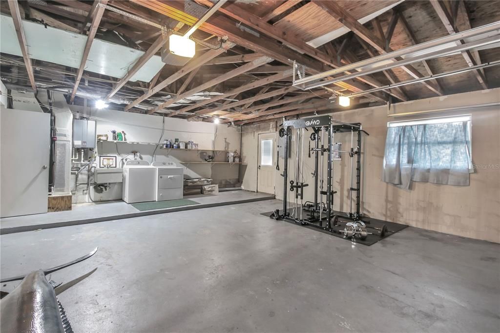 For Sale: $925,000 (3 beds, 2 baths, 2020 Square Feet)