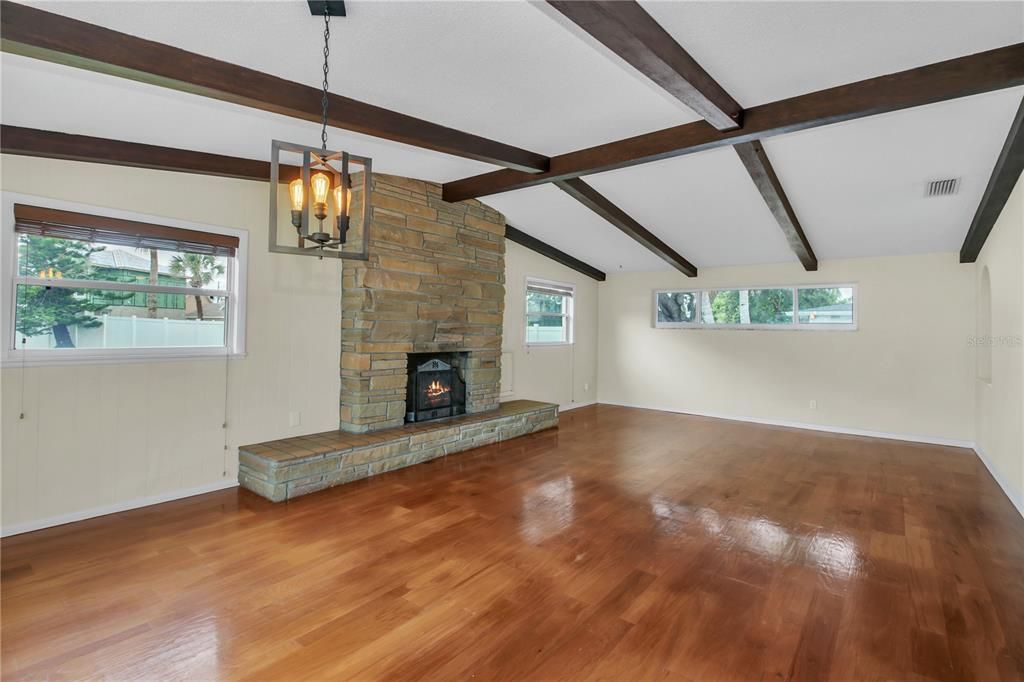 For Sale: $925,000 (3 beds, 2 baths, 2020 Square Feet)