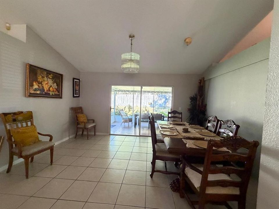 待售: $360,000 (3 贝兹, 2 浴室, 1664 平方英尺)