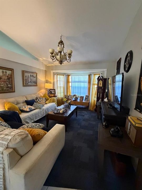 待售: $360,000 (3 贝兹, 2 浴室, 1664 平方英尺)