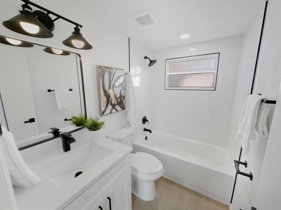 For Sale: $219,000 (2 beds, 1 baths, 1088 Square Feet)