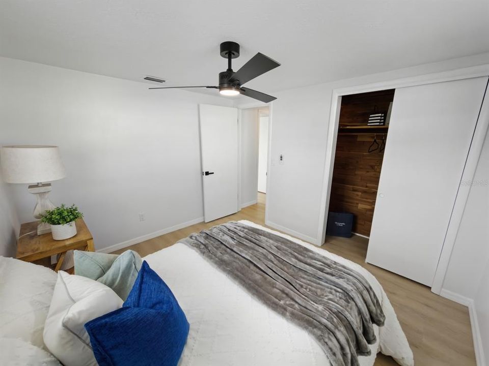 For Sale: $219,000 (2 beds, 1 baths, 1088 Square Feet)