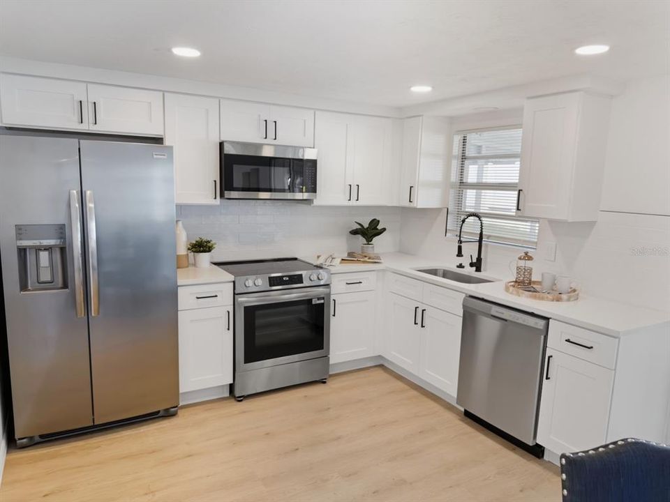 For Sale: $219,000 (2 beds, 1 baths, 1088 Square Feet)