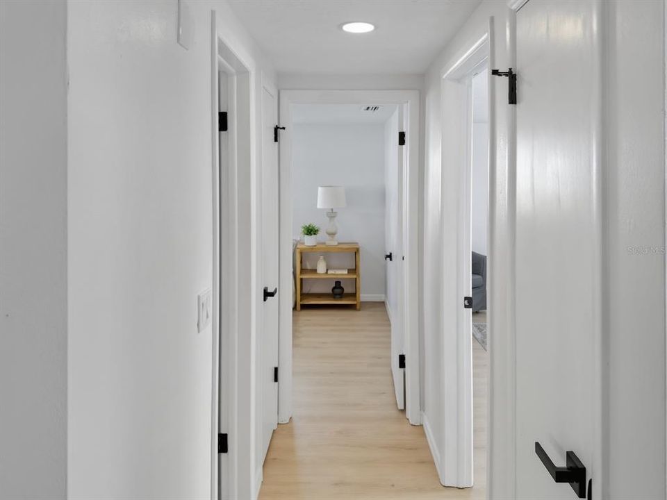 For Sale: $219,000 (2 beds, 1 baths, 1088 Square Feet)