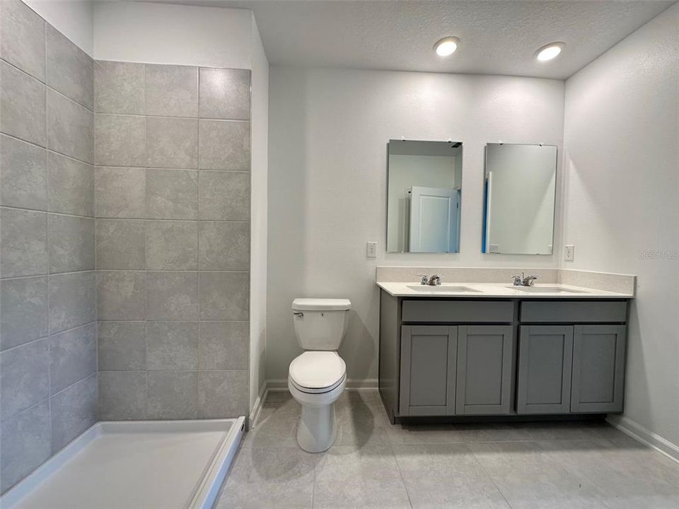 В аренду: $2,050 (3 спален, 2 ванн, 1560 Квадратных фут)