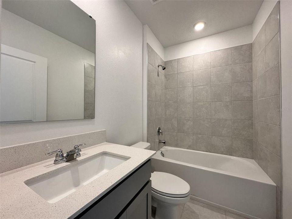 В аренду: $2,050 (3 спален, 2 ванн, 1560 Квадратных фут)