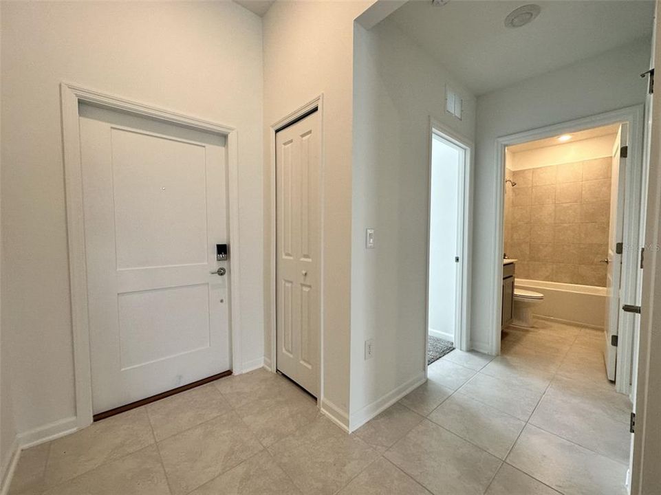 В аренду: $2,050 (3 спален, 2 ванн, 1560 Квадратных фут)