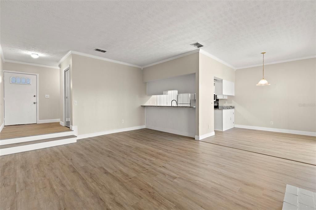 待售: $234,900 (2 贝兹, 2 浴室, 1058 平方英尺)