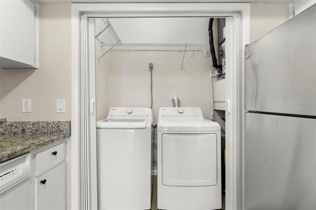 待售: $234,900 (2 贝兹, 2 浴室, 1058 平方英尺)