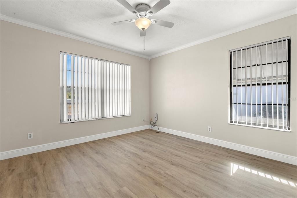 待售: $234,900 (2 贝兹, 2 浴室, 1058 平方英尺)