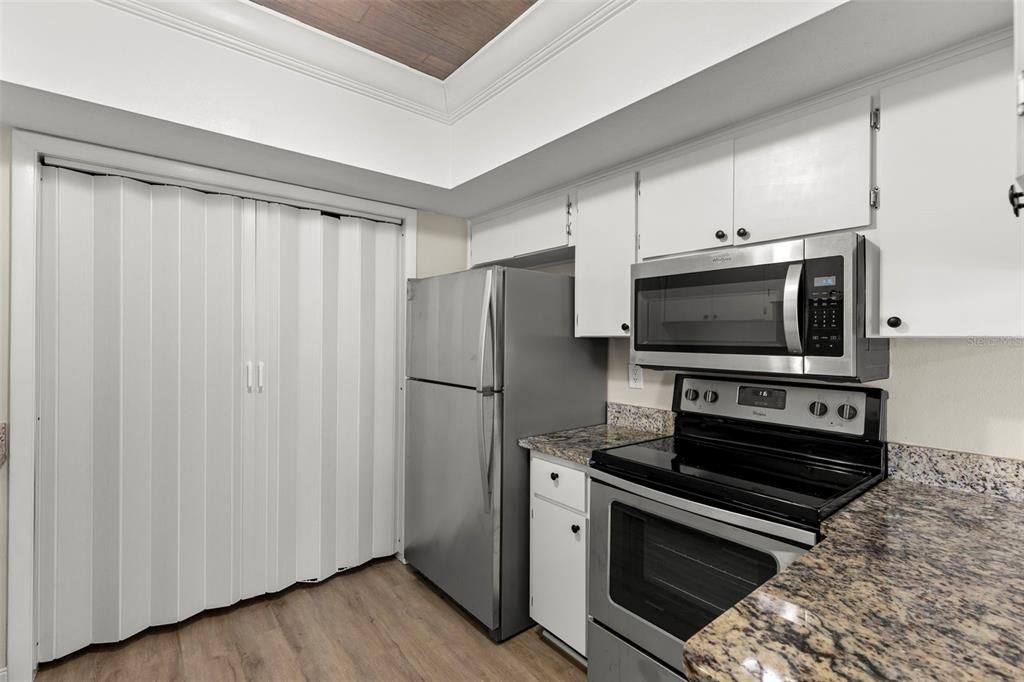 待售: $234,900 (2 贝兹, 2 浴室, 1058 平方英尺)