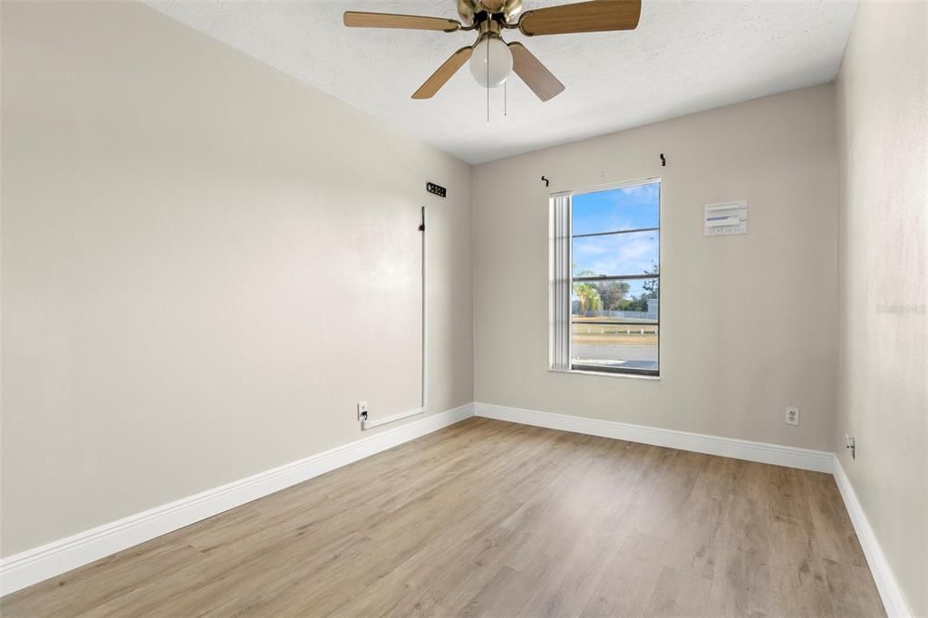 待售: $234,900 (2 贝兹, 2 浴室, 1058 平方英尺)