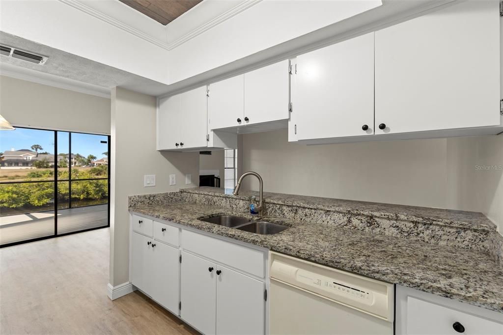 待售: $234,900 (2 贝兹, 2 浴室, 1058 平方英尺)