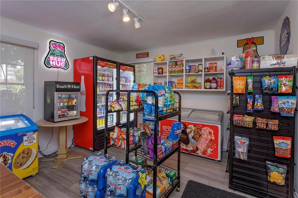 На продажу: $1,699,900 (1 спален, 2 ванн, 2500 Квадратных фут)