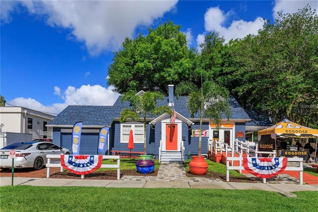 На продажу: $1,699,900 (1 спален, 2 ванн, 2500 Квадратных фут)