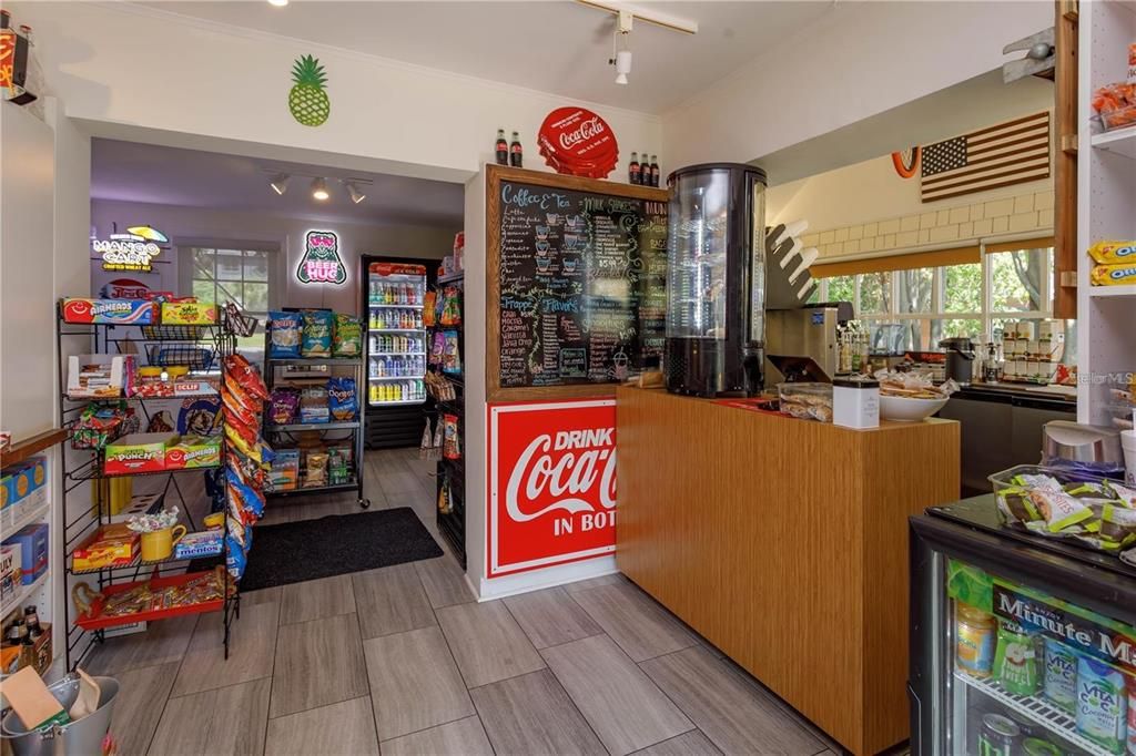 На продажу: $1,699,900 (1 спален, 2 ванн, 2500 Квадратных фут)