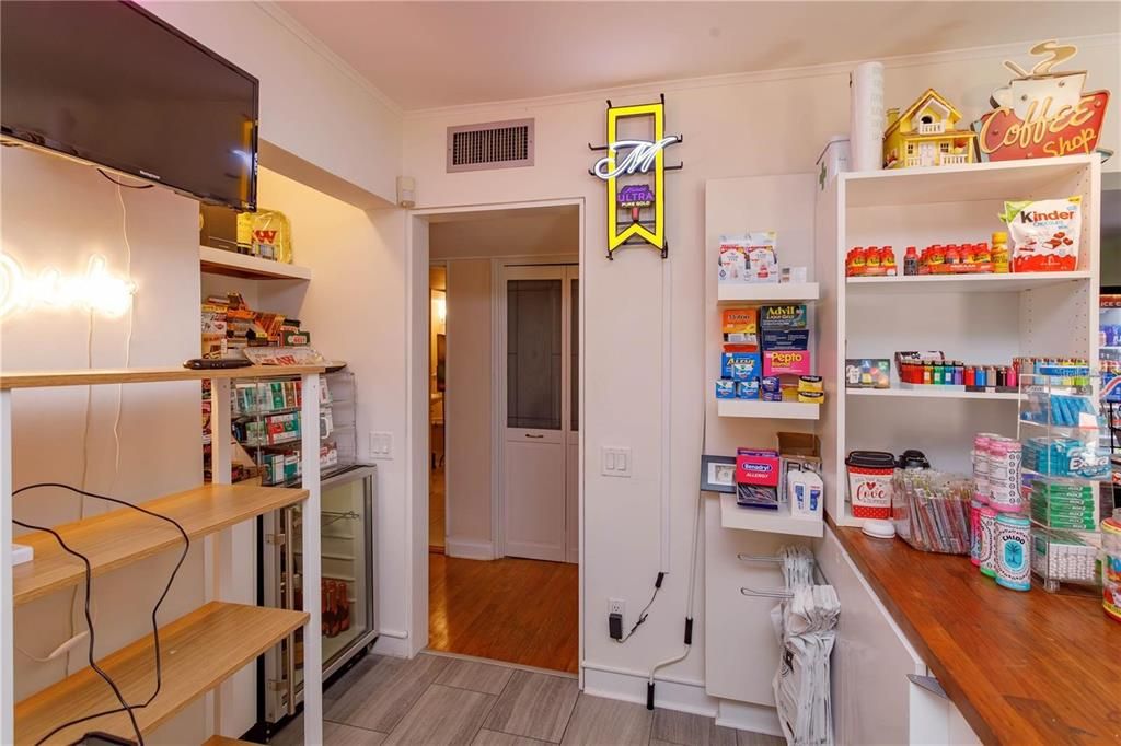 На продажу: $1,699,900 (1 спален, 2 ванн, 2500 Квадратных фут)