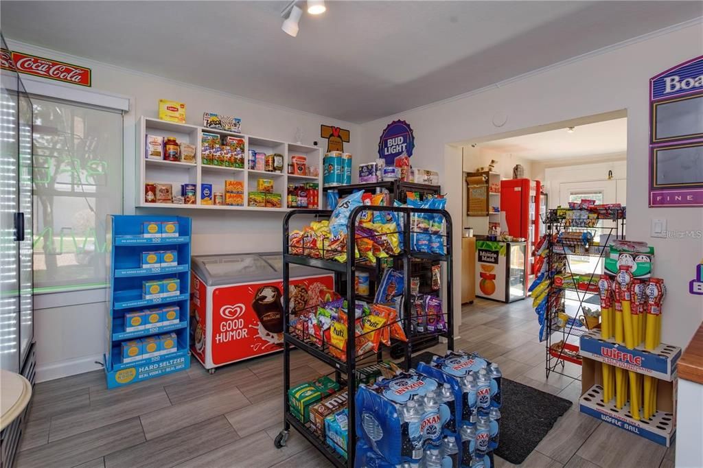 На продажу: $1,699,900 (1 спален, 2 ванн, 2500 Квадратных фут)