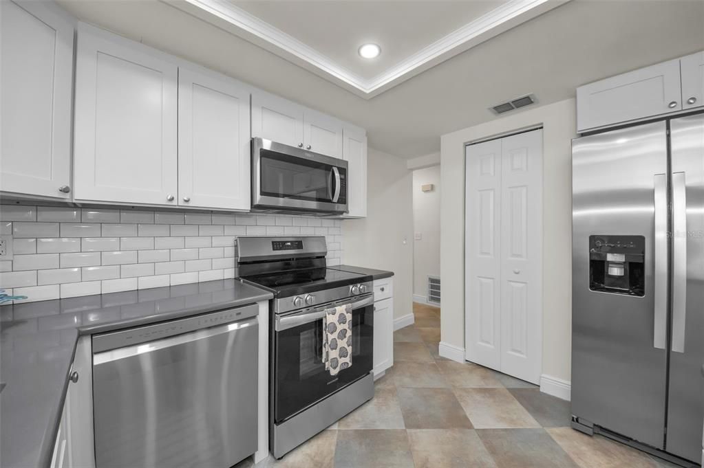 For Sale: $425,000 (3 beds, 2 baths, 1712 Square Feet)