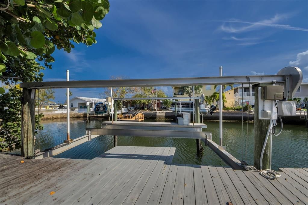 For Sale: $425,000 (3 beds, 2 baths, 1712 Square Feet)