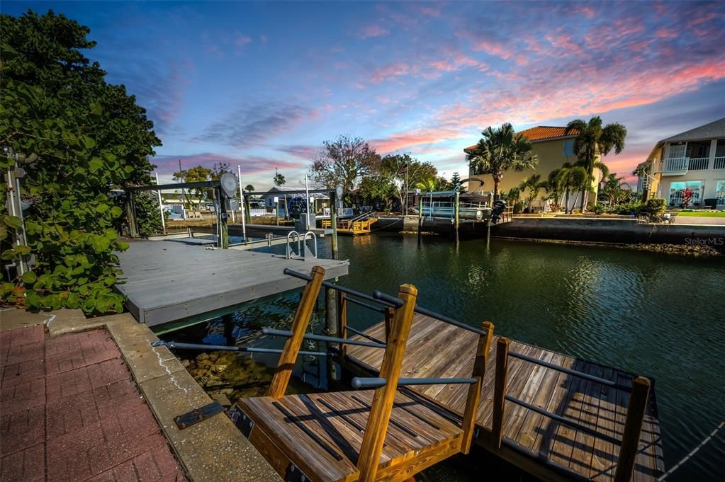 For Sale: $425,000 (3 beds, 2 baths, 1712 Square Feet)