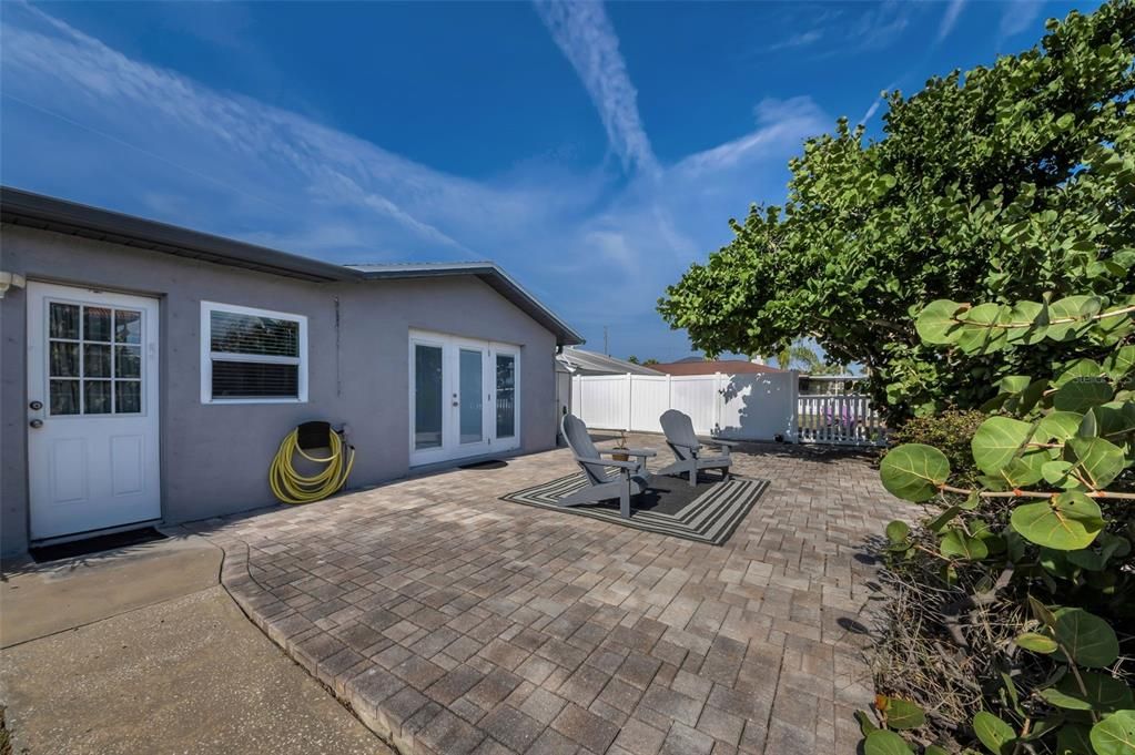 For Sale: $425,000 (3 beds, 2 baths, 1712 Square Feet)