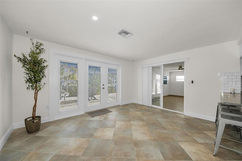 For Sale: $425,000 (3 beds, 2 baths, 1712 Square Feet)