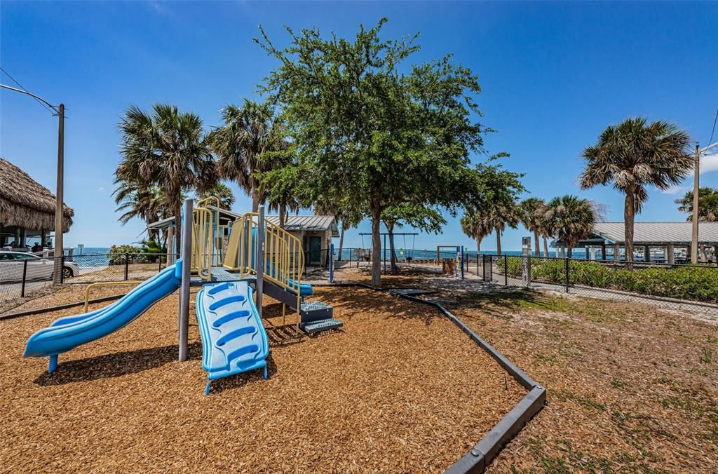 For Sale: $425,000 (3 beds, 2 baths, 1712 Square Feet)