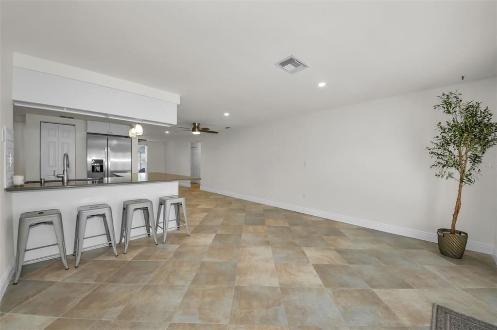 For Sale: $425,000 (3 beds, 2 baths, 1712 Square Feet)