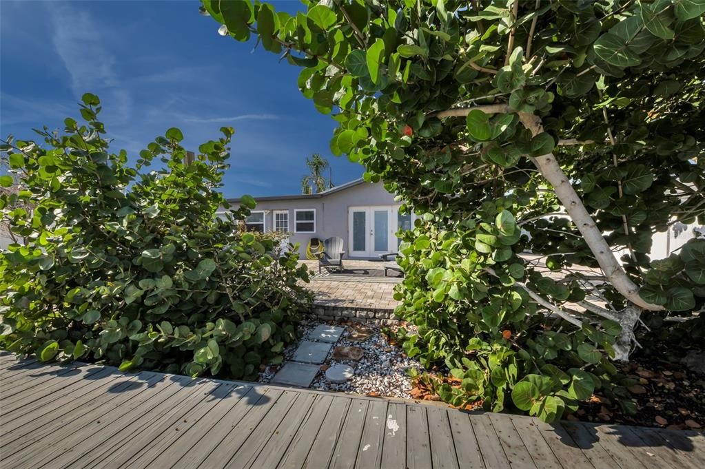 For Sale: $425,000 (3 beds, 2 baths, 1712 Square Feet)