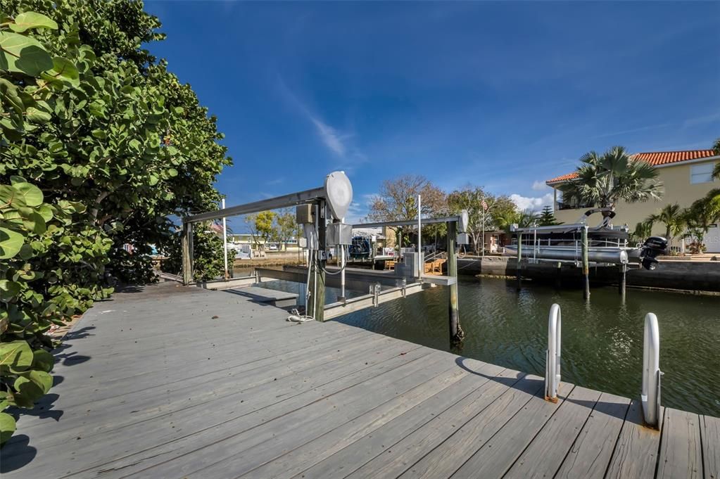 For Sale: $425,000 (3 beds, 2 baths, 1712 Square Feet)