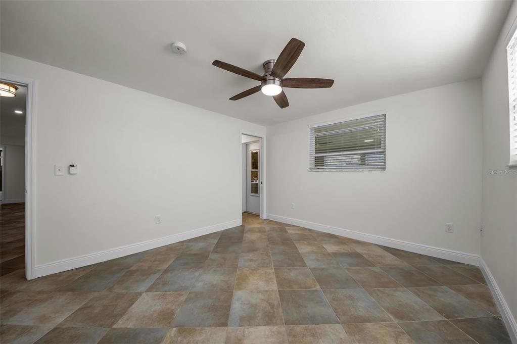 For Sale: $425,000 (3 beds, 2 baths, 1712 Square Feet)