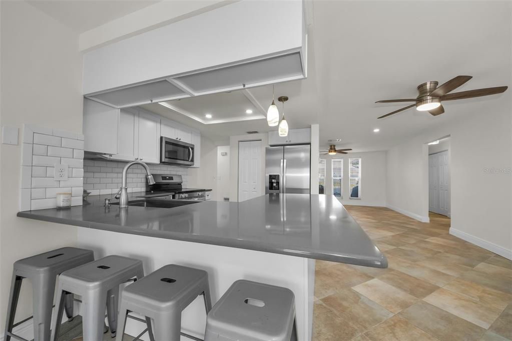 For Sale: $425,000 (3 beds, 2 baths, 1712 Square Feet)