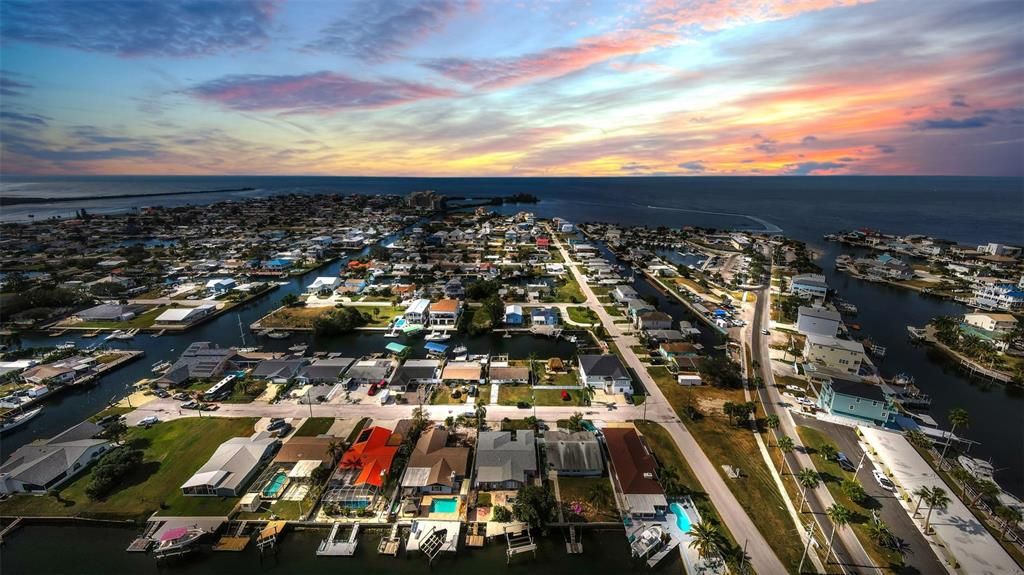 For Sale: $425,000 (3 beds, 2 baths, 1712 Square Feet)