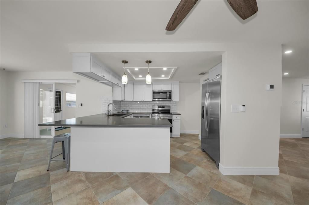 For Sale: $425,000 (3 beds, 2 baths, 1712 Square Feet)