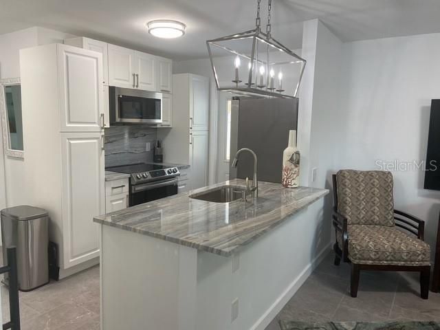 For Rent: $1,950 (2 beds, 1 baths, 750 Square Feet)