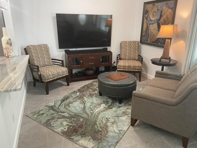 For Rent: $1,950 (2 beds, 1 baths, 750 Square Feet)