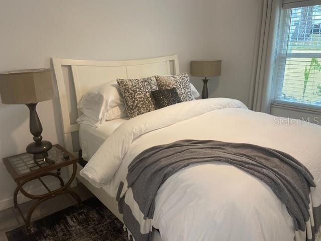 For Rent: $1,950 (2 beds, 1 baths, 750 Square Feet)