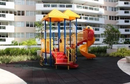 出租: $3,500 (2 贝兹, 2 浴室, 1749 平方英尺)