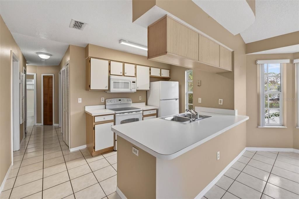 待售: $210,000 (3 贝兹, 2 浴室, 1350 平方英尺)