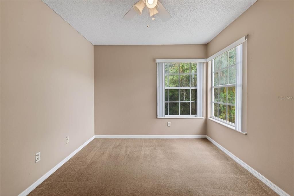 待售: $210,000 (3 贝兹, 2 浴室, 1350 平方英尺)