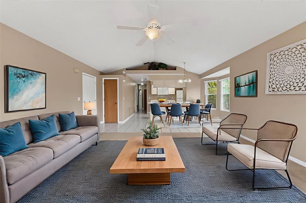 待售: $210,000 (3 贝兹, 2 浴室, 1350 平方英尺)