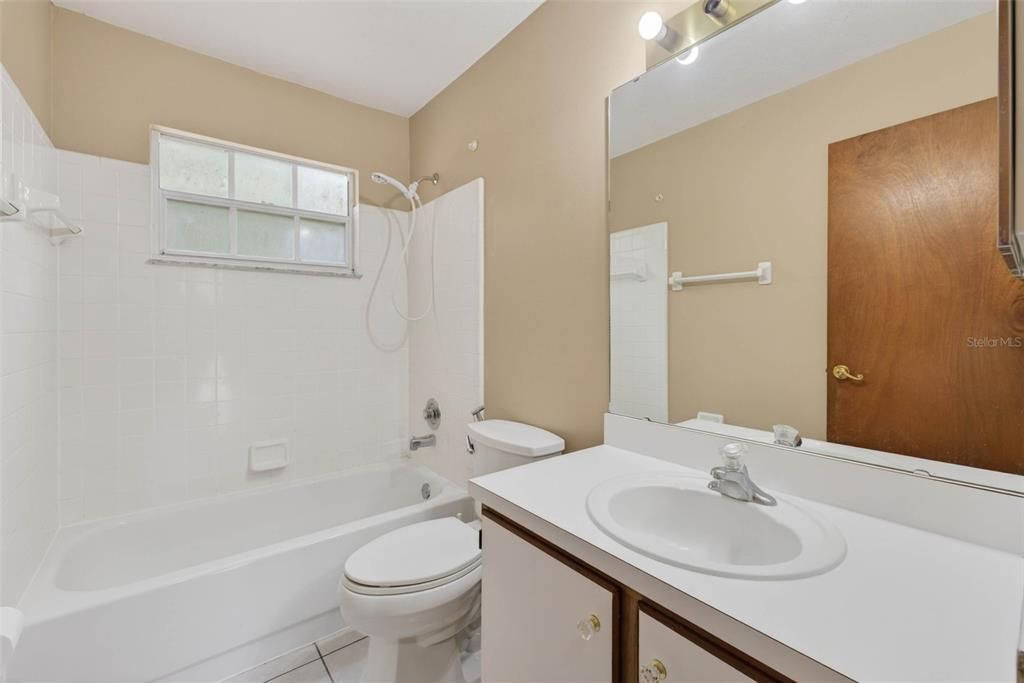 待售: $210,000 (3 贝兹, 2 浴室, 1350 平方英尺)