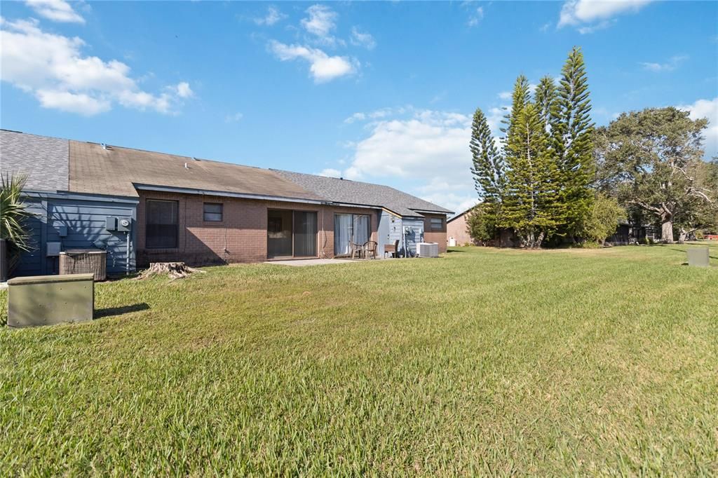 For Sale: $215,000 (2 beds, 2 baths, 962 Square Feet)